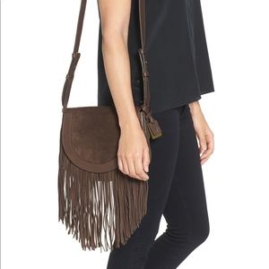 💫NWT Frye Ray Fringe Saddle Bag💫
